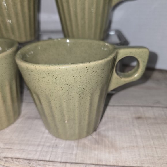 VINTAGE USA POTTERY SET OF 4 CERAMIC MUG SET DRIP GLASS GREEN FLUTED DESIGN - Picture 5 of 8